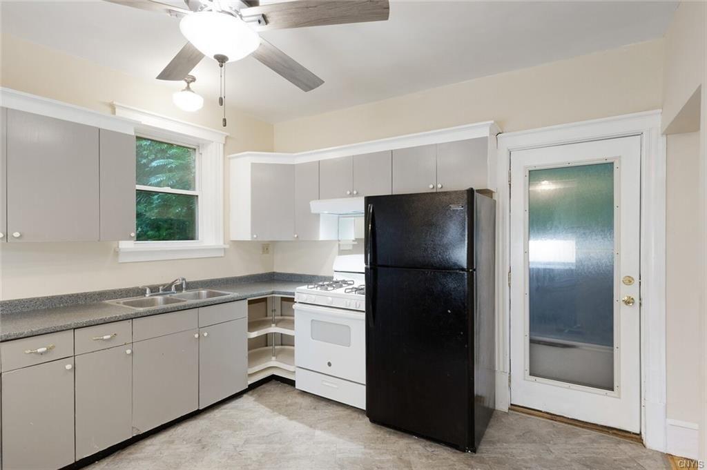 S Beech St, Syracuse, NY 13210