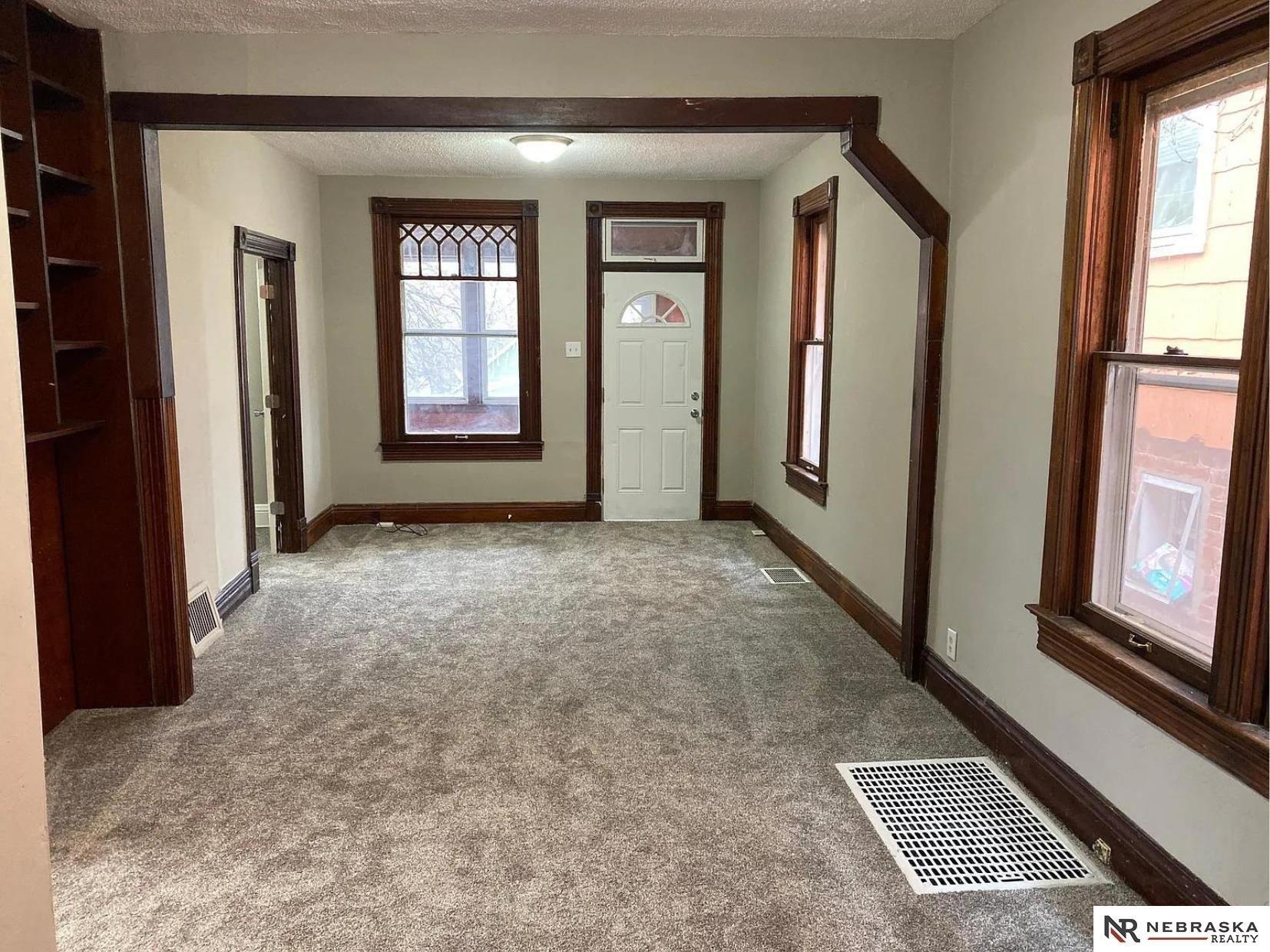 S 18th St, Omaha, NE 68107