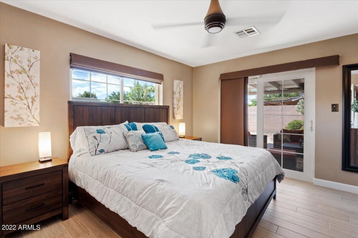 E Clarendon Ave, Scottsdale, AZ 85251