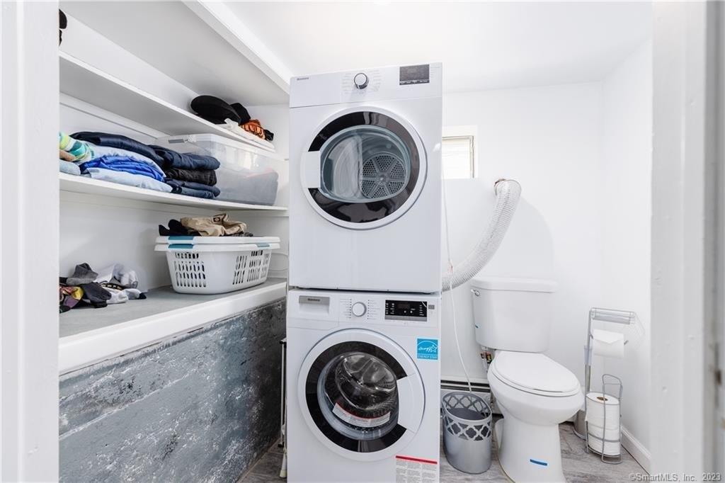 Clifford Ave, Stamford, CT 06905