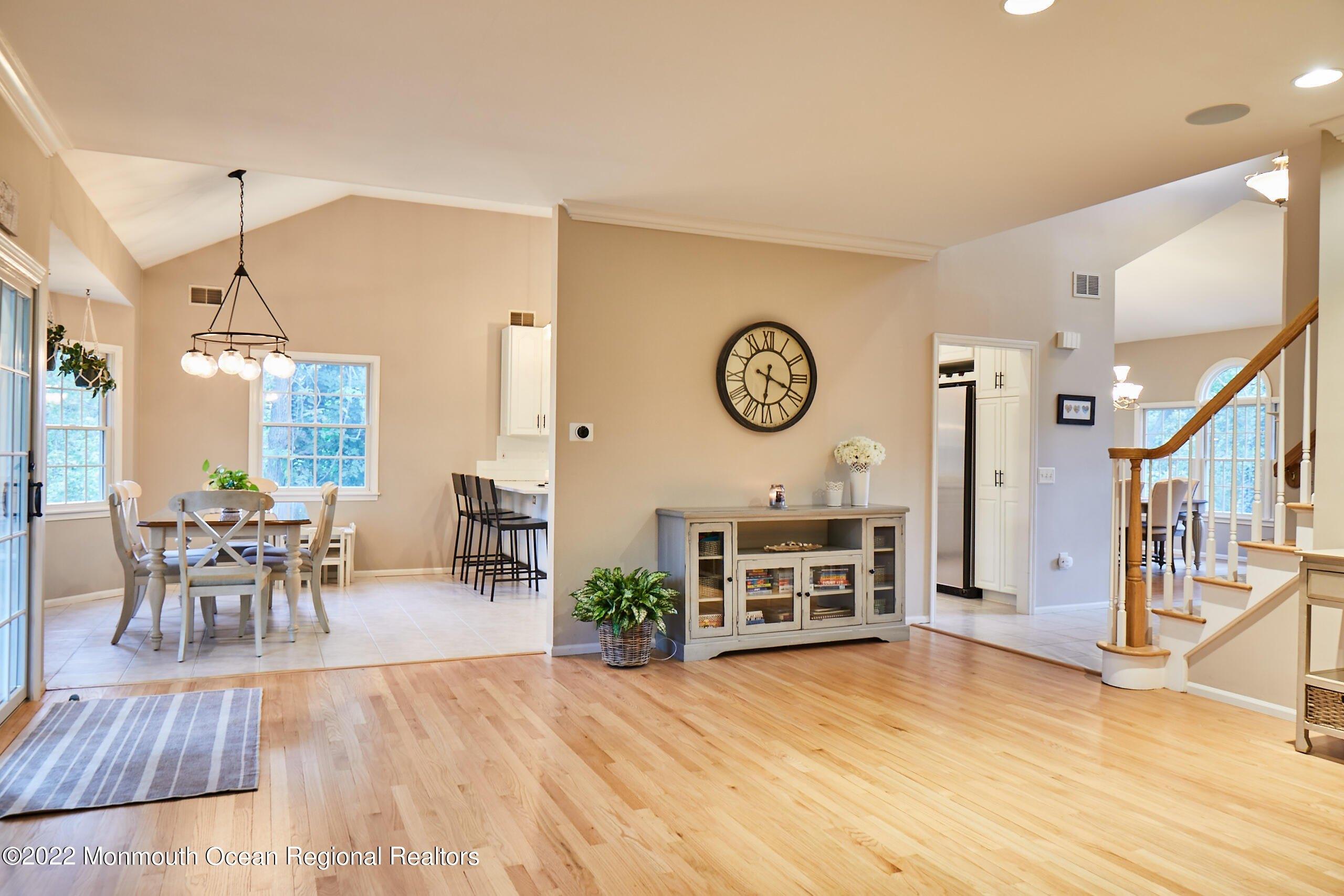 Grant Ct, Eatontown, NJ 07724
