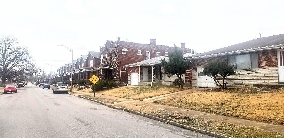 E Sacramento Ave, Saint Louis, MO 63115