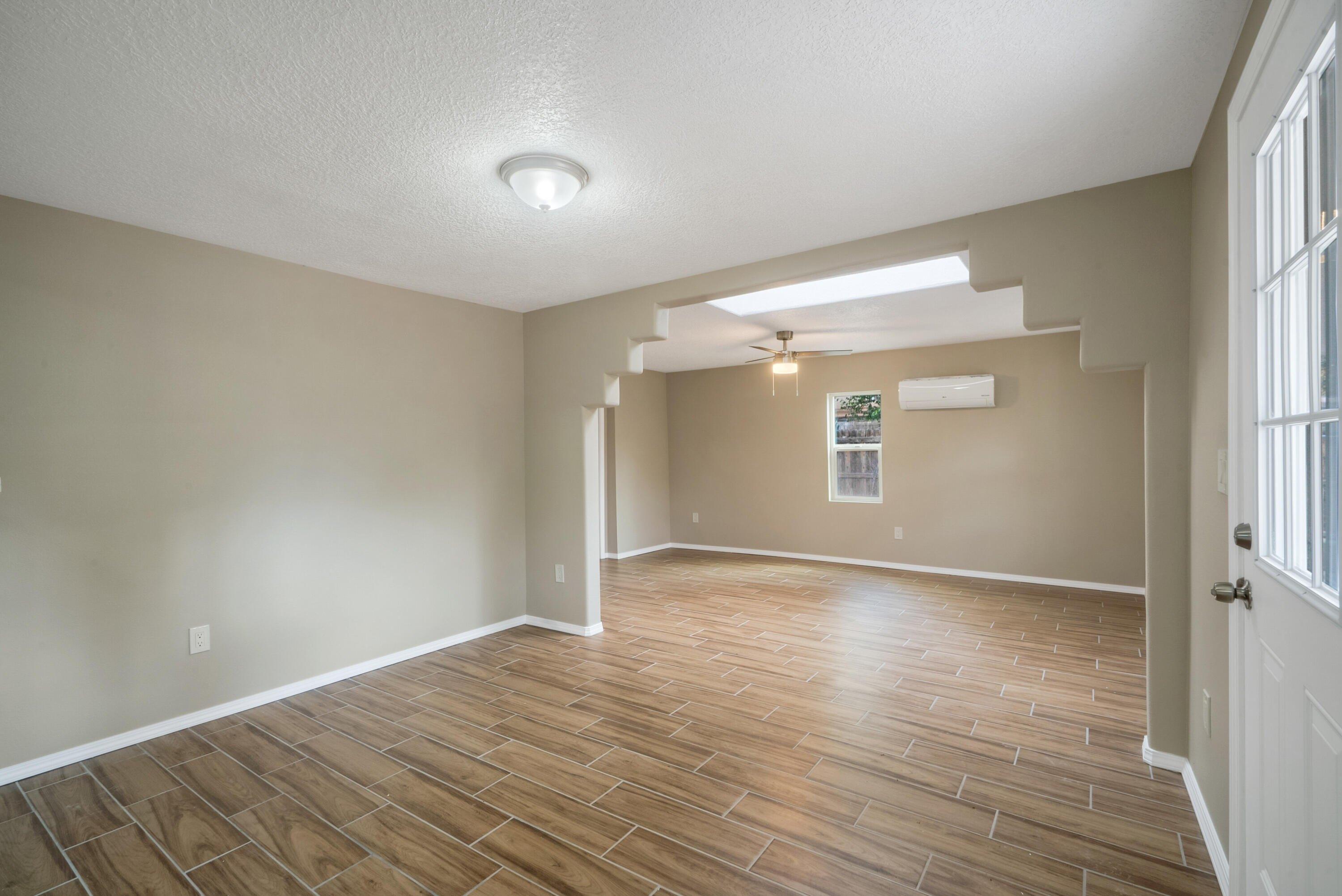 Eucariz Ave Sw, Albuquerque, NM 87105