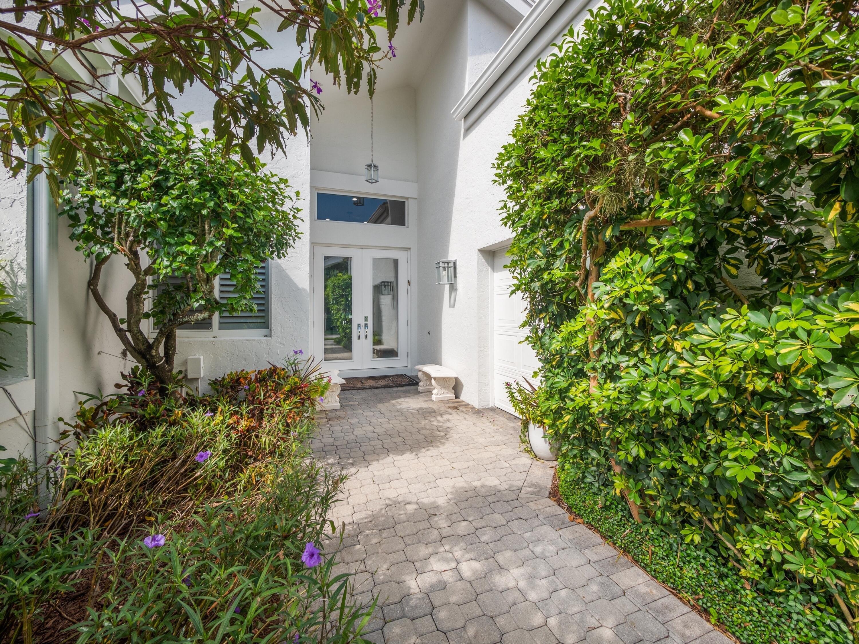 Deauville Dr, Palm Beach Gardens, FL 33410