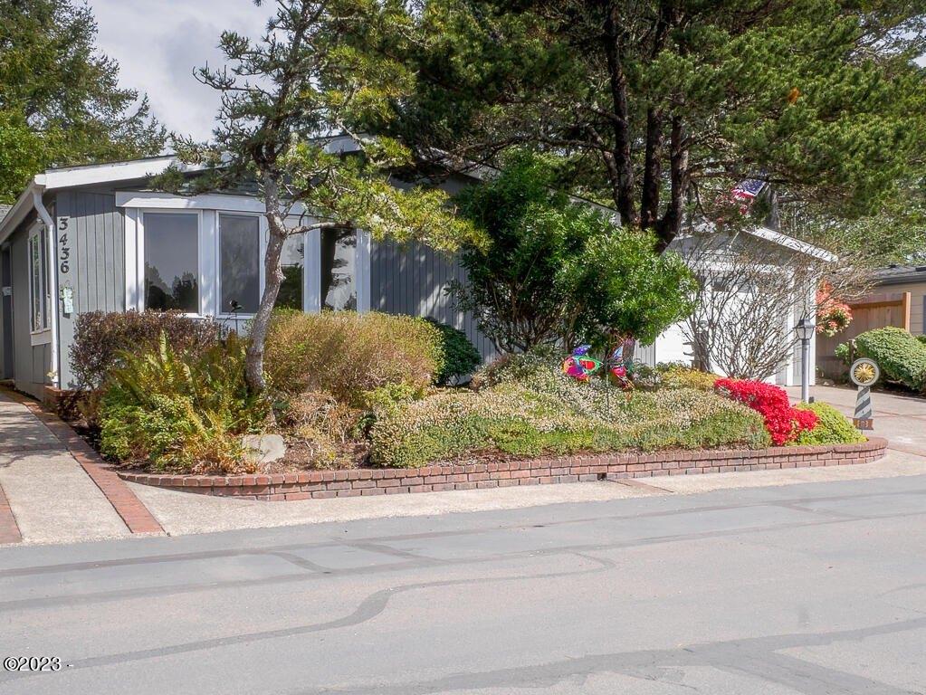 Ne Benton St, Newport, OR 97365