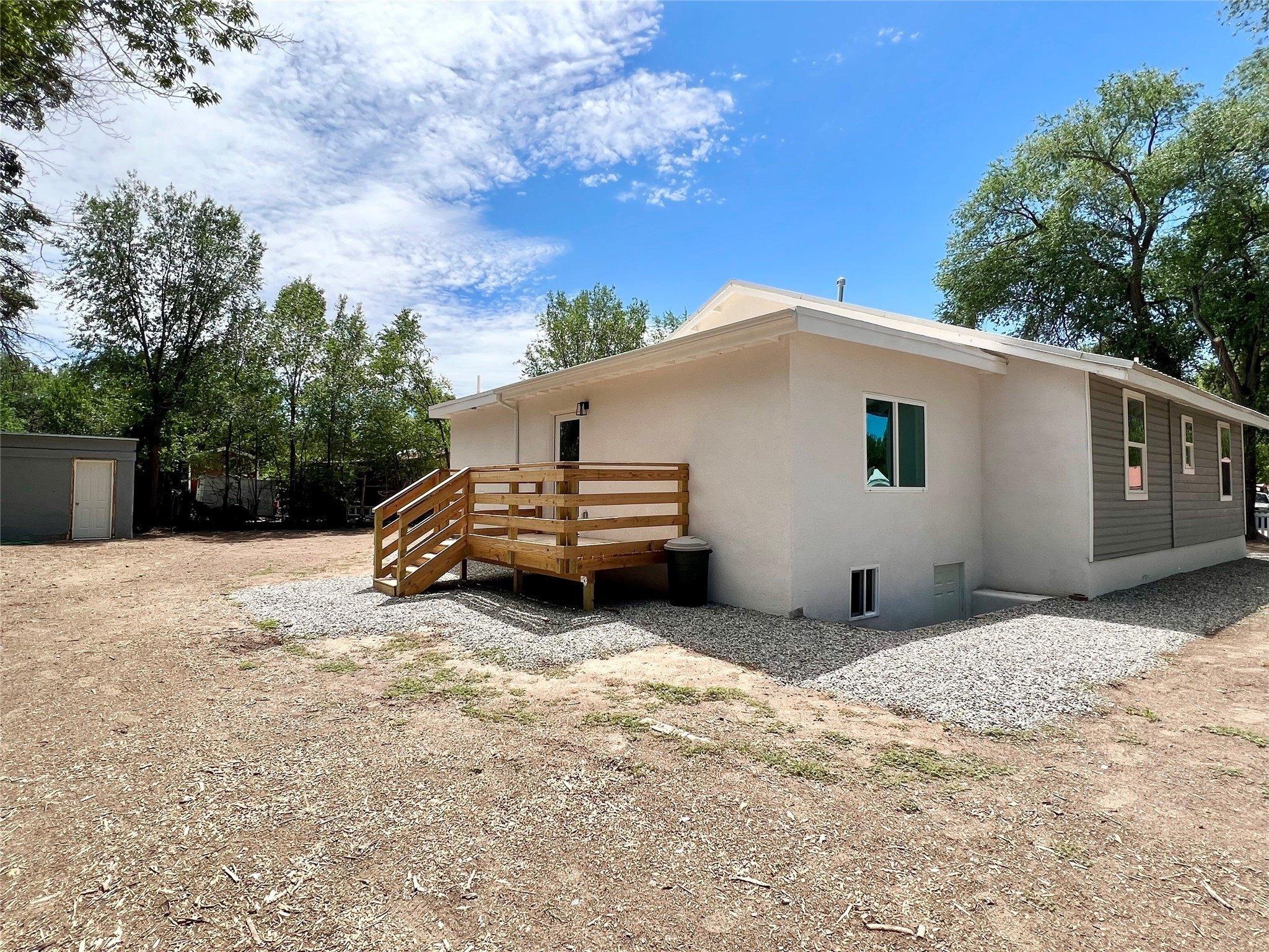 Sandy Ln, Espanola, NM 87532