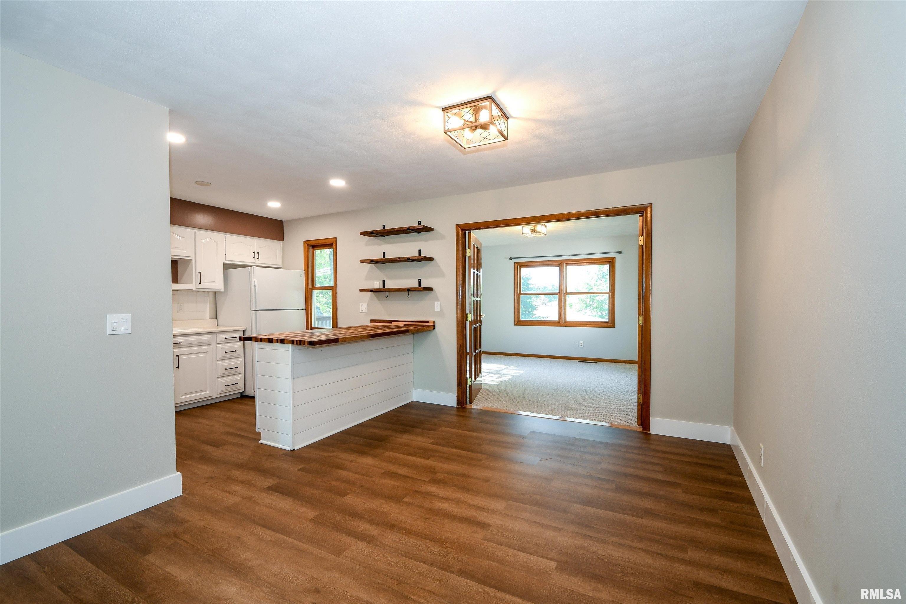 W Birkshire Dr, Peoria, IL 61614