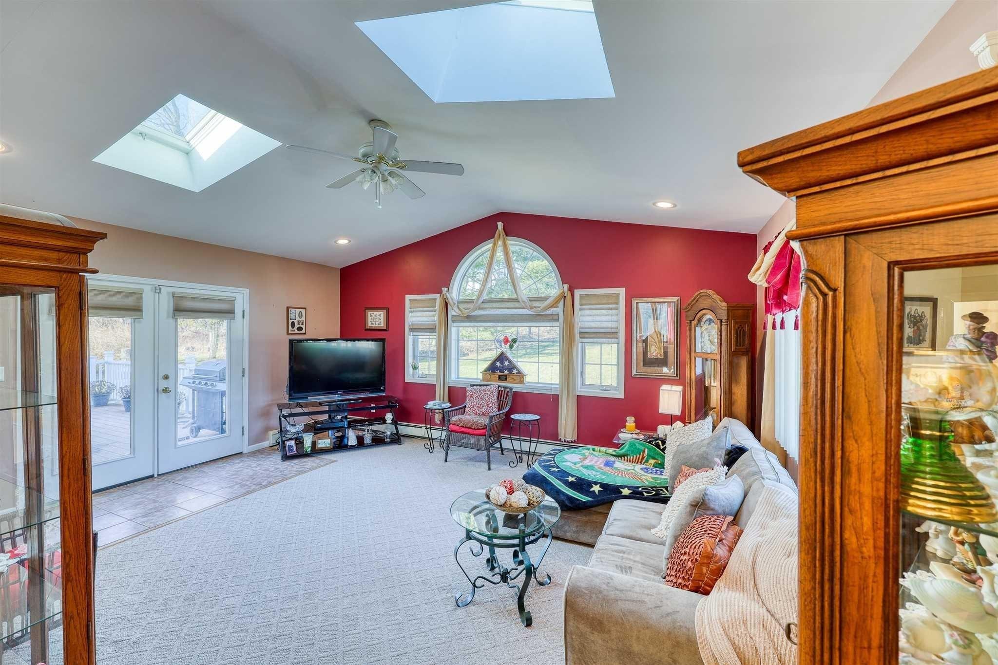 Clinton Ct, Monroe, NY 10950