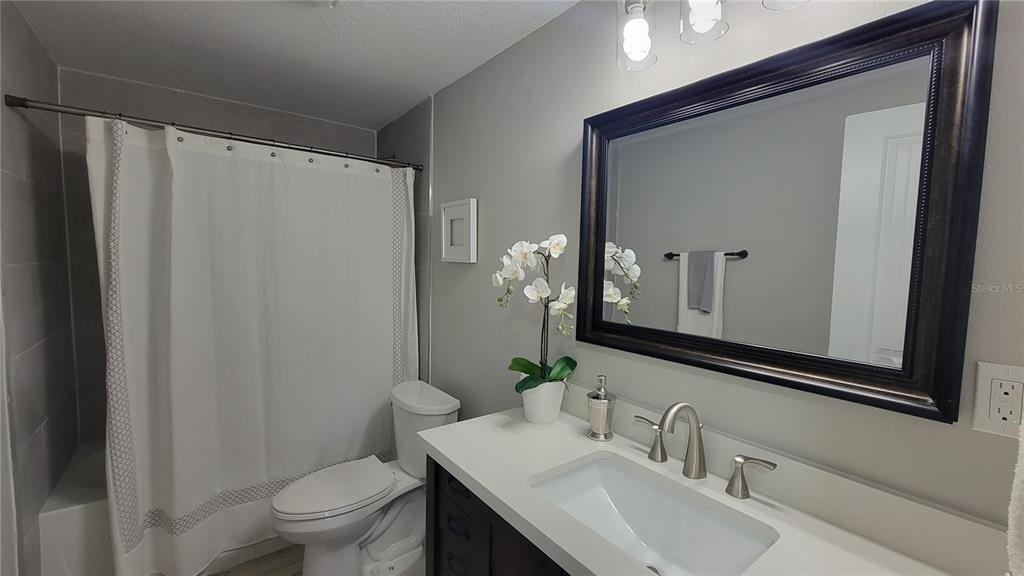 Sorrento Dr, Osprey, FL 34229