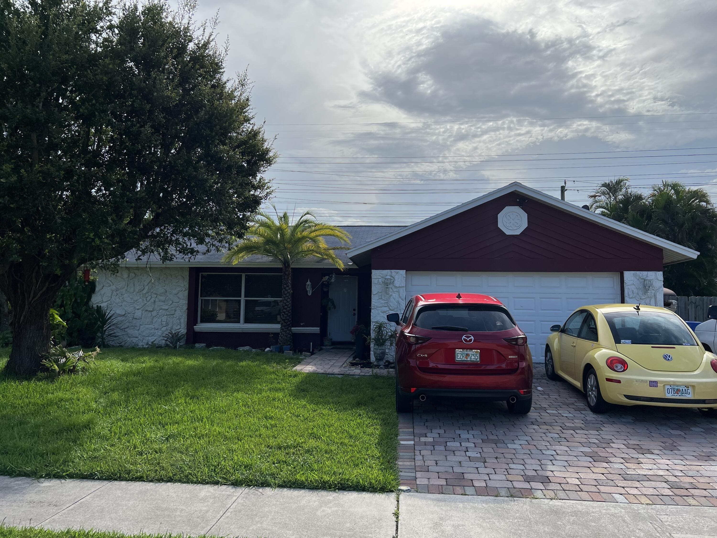 Mc Dermott Ln, Royal Palm Beach, FL 33411