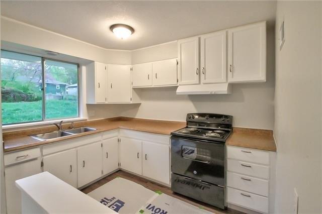 Palmer Ave, Kansas City, MO 64138
