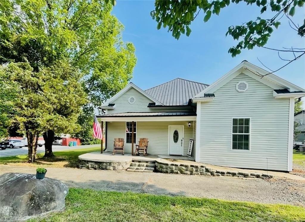 W Peacock Ave, Denton, NC 27239