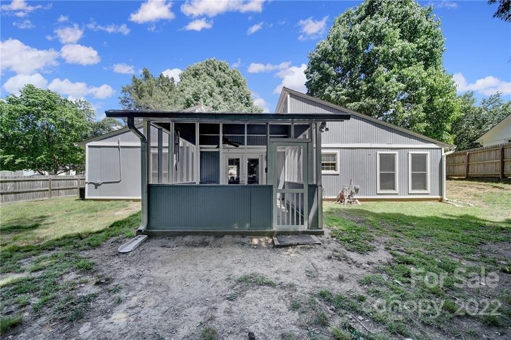 Sellars Ct, Charlotte, NC 28211