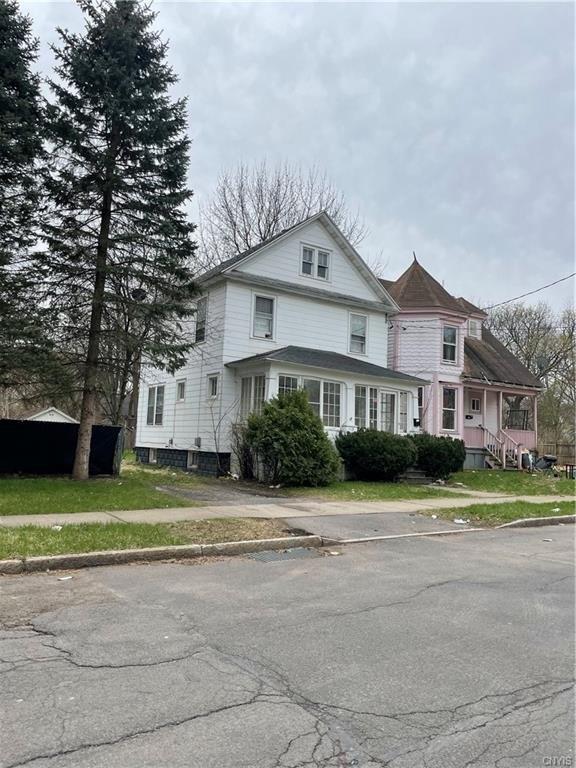 Elmhurst Ave, Syracuse, NY 13207
