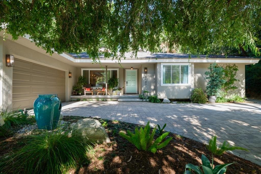 Crown Ave, La Canada Flintridge, CA 91011