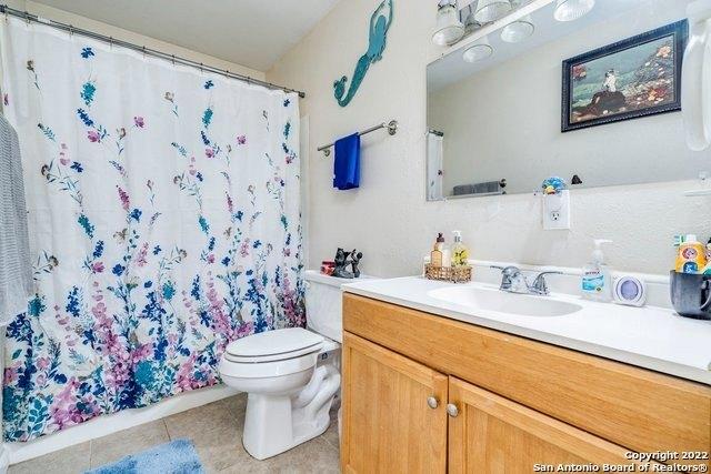 Quail Ln, Floresville, TX 78114
