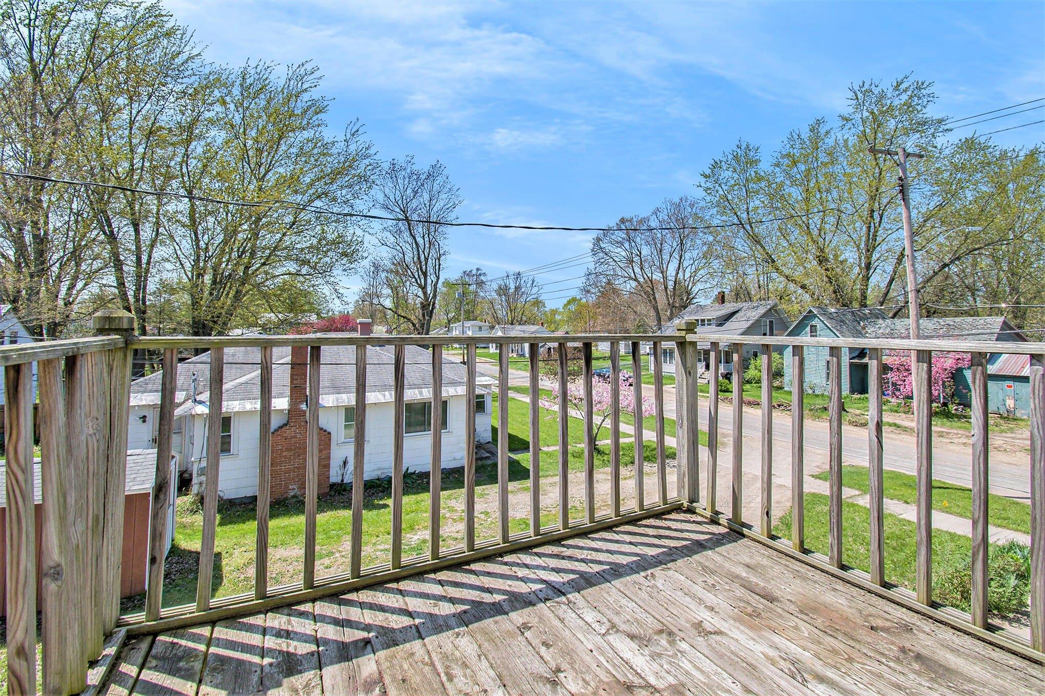 E Linden St, Hartford, MI 49057