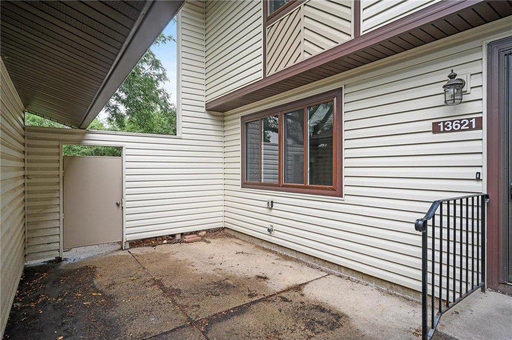 Heather Hills Dr, Burnsville, MN 55337