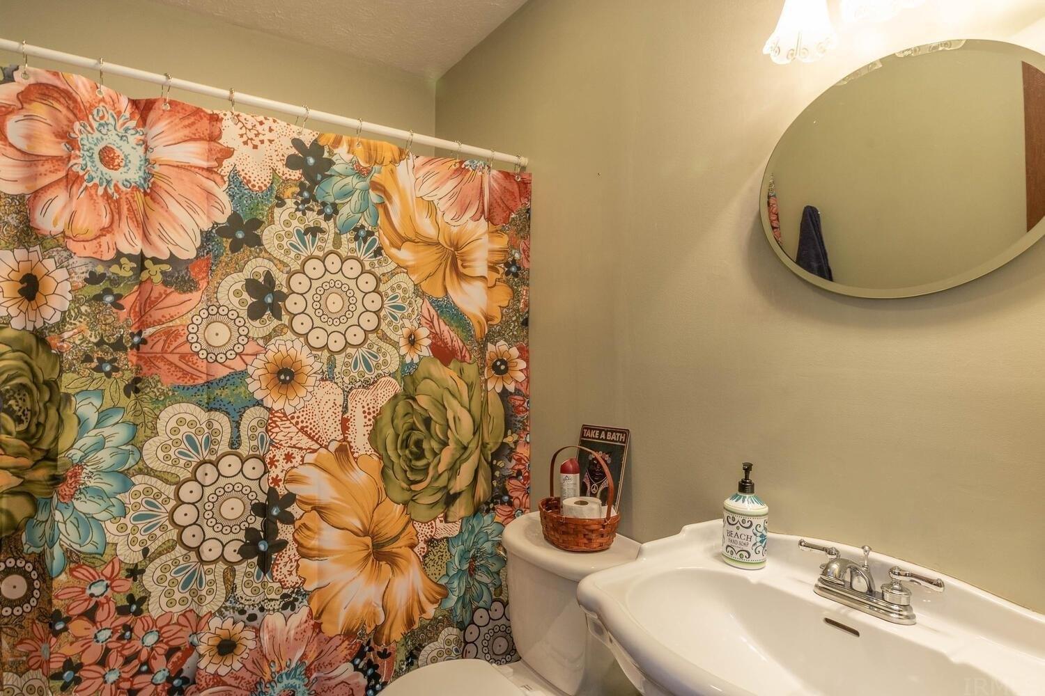 E Thornton Dr, Bloomington, IN 47401