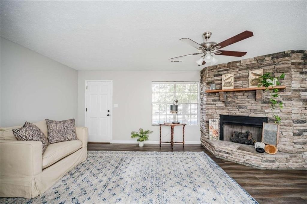Crossridge Dr Se, Silver Creek, GA 30173