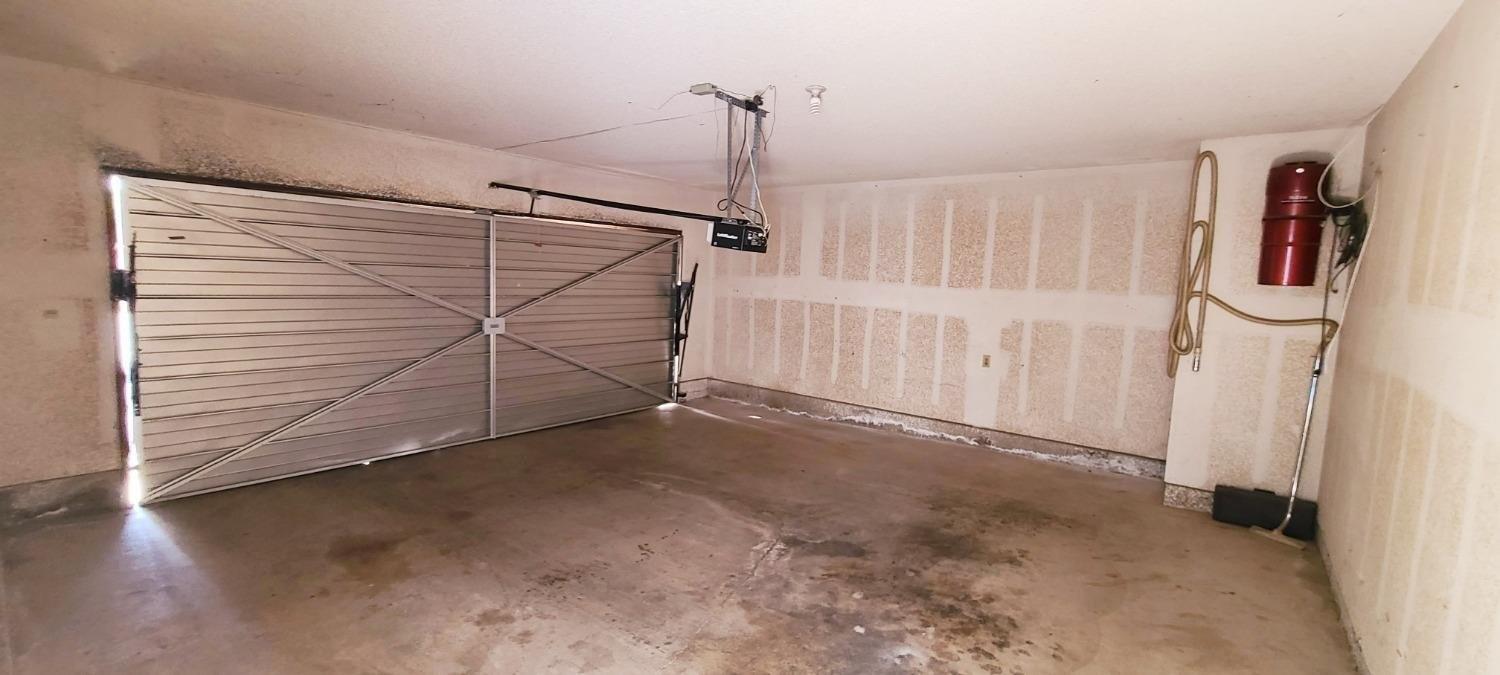 Quill Ln, Clovis, CA 93612