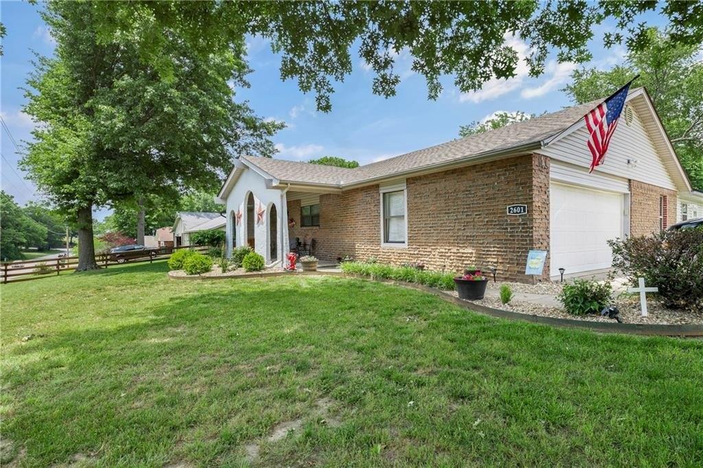 W Oak St, Rogers, AR 72758