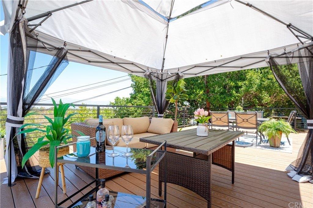 Laurelwood Dr, Studio City, CA 91604