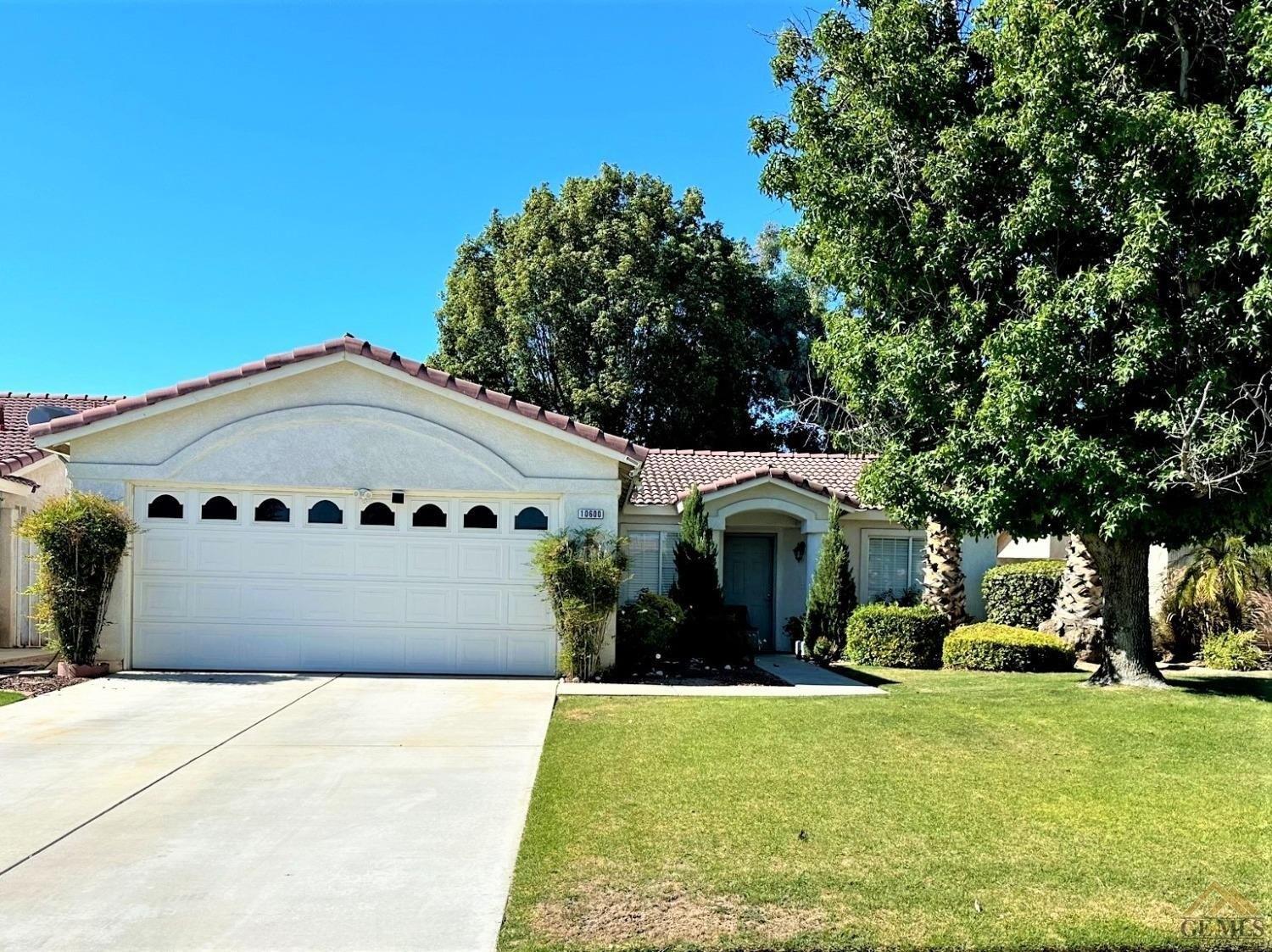 Petalo Dr, Bakersfield, CA 93311