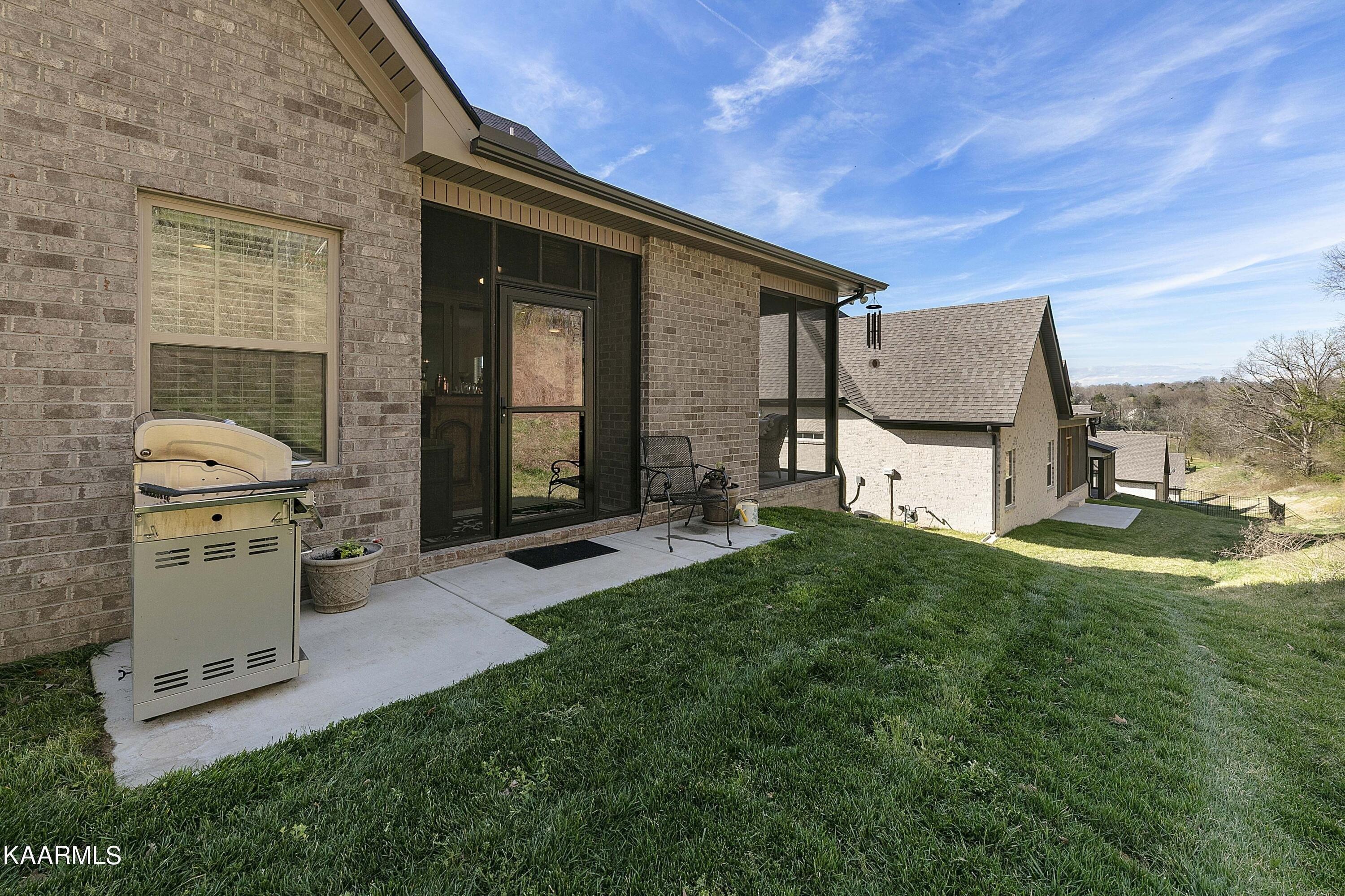English Hill Ln, Knoxville, TN 37923