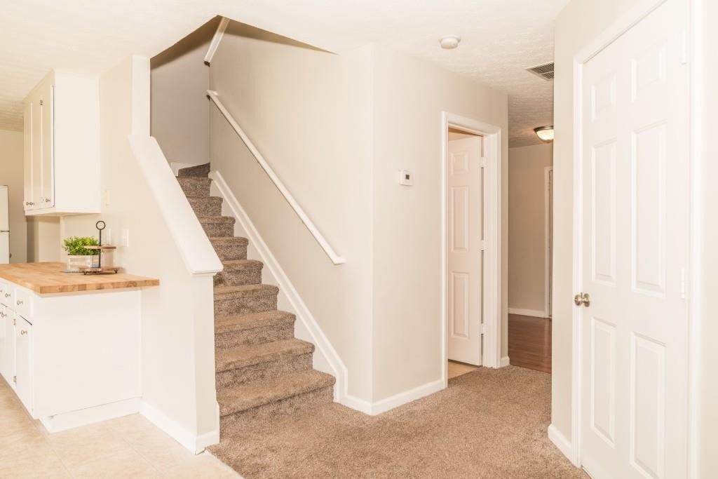 Black Oak Ln, Ellenwood, GA 30294