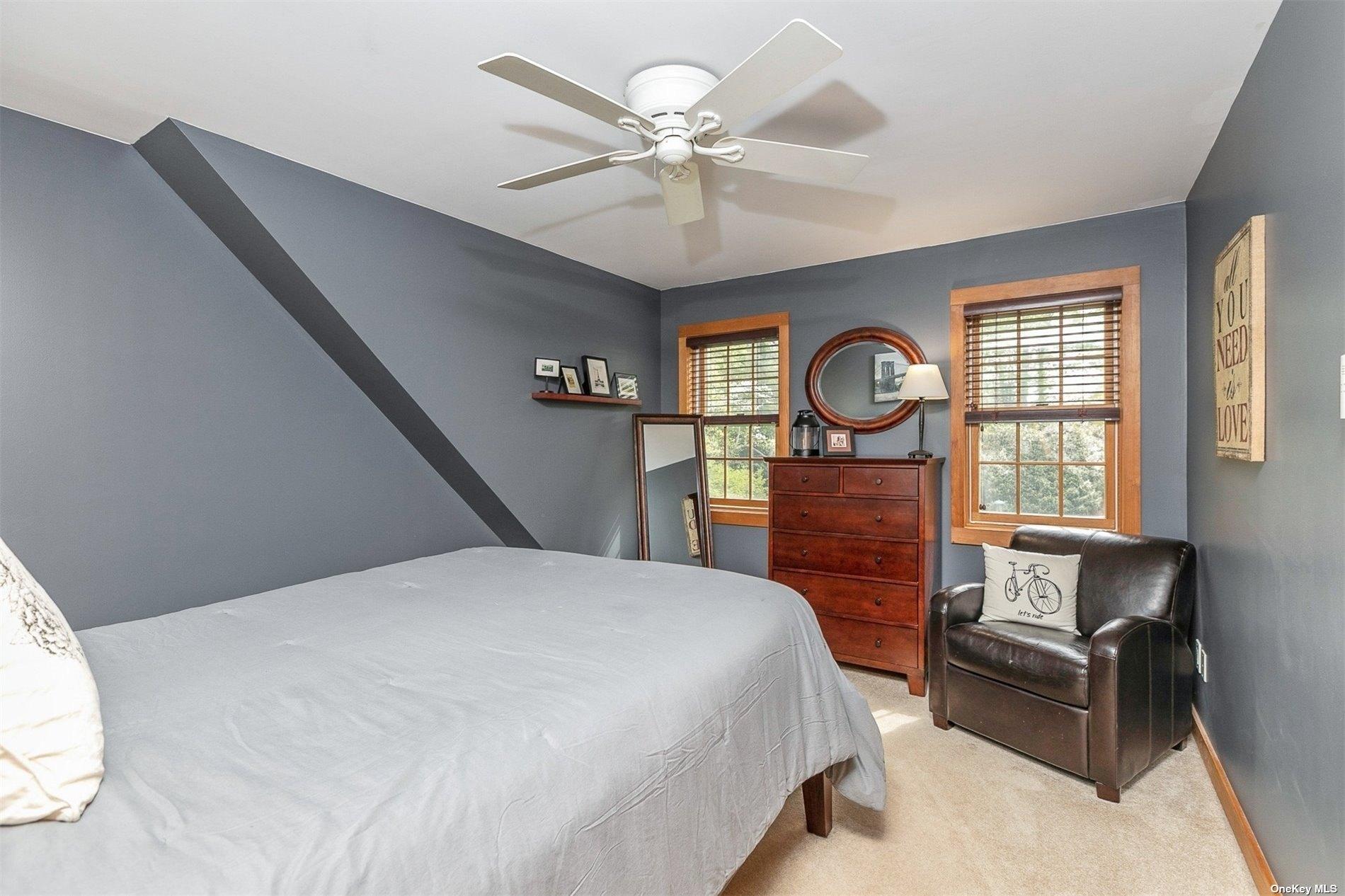 Cherry Ln, Smithtown, NY 11787
