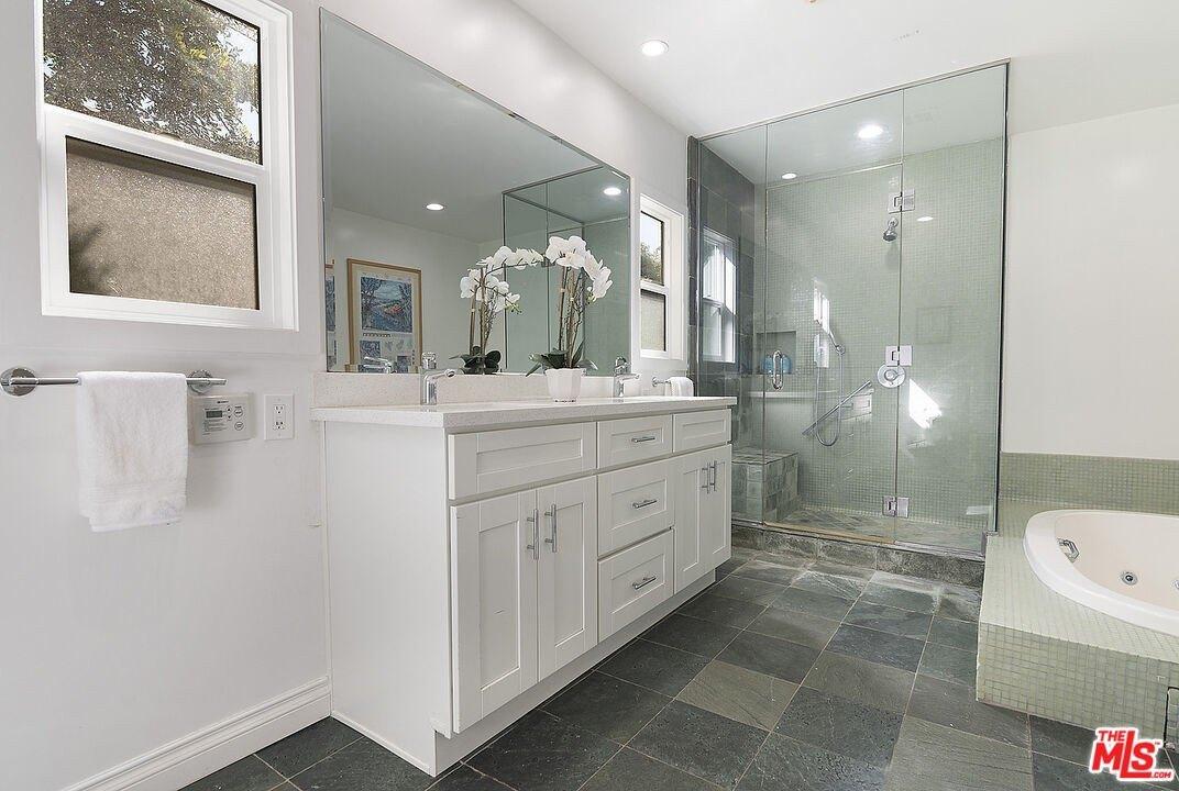 Cresta Dr, Los Angeles, CA 90035