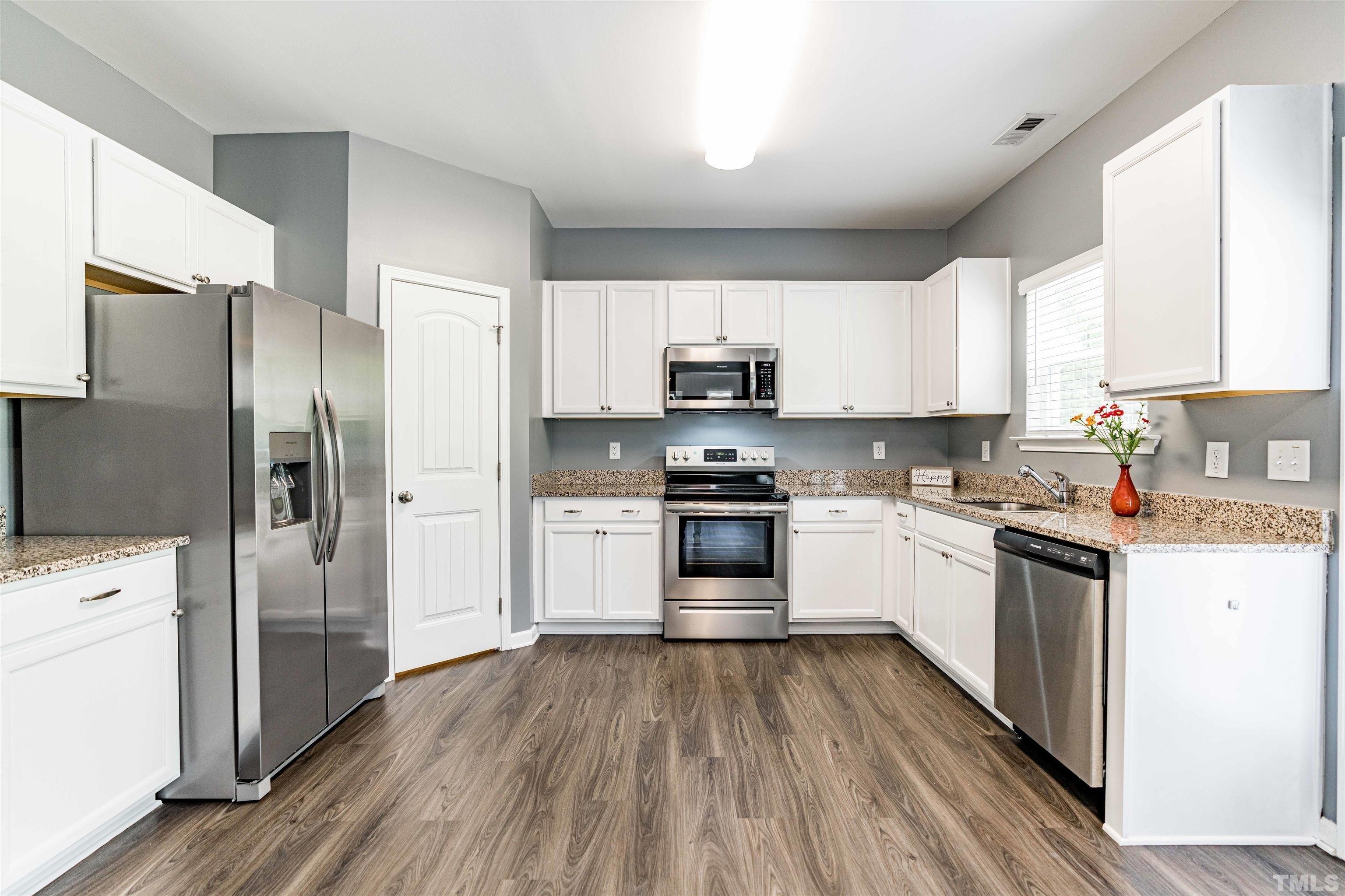 S Rose Hill Dr, Clayton, NC 27520