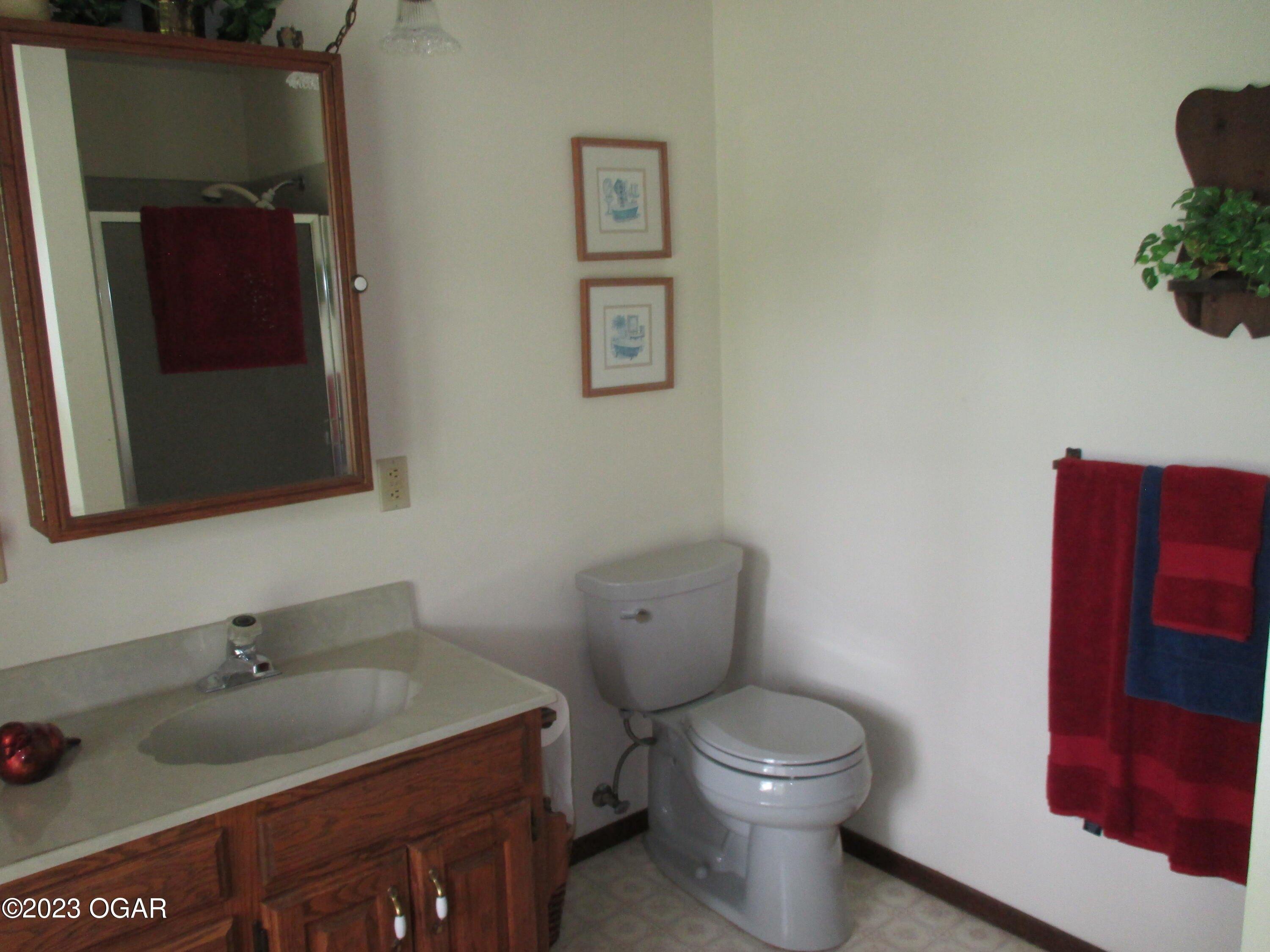 S Oak Hill Rd, Carthage, MO 64836