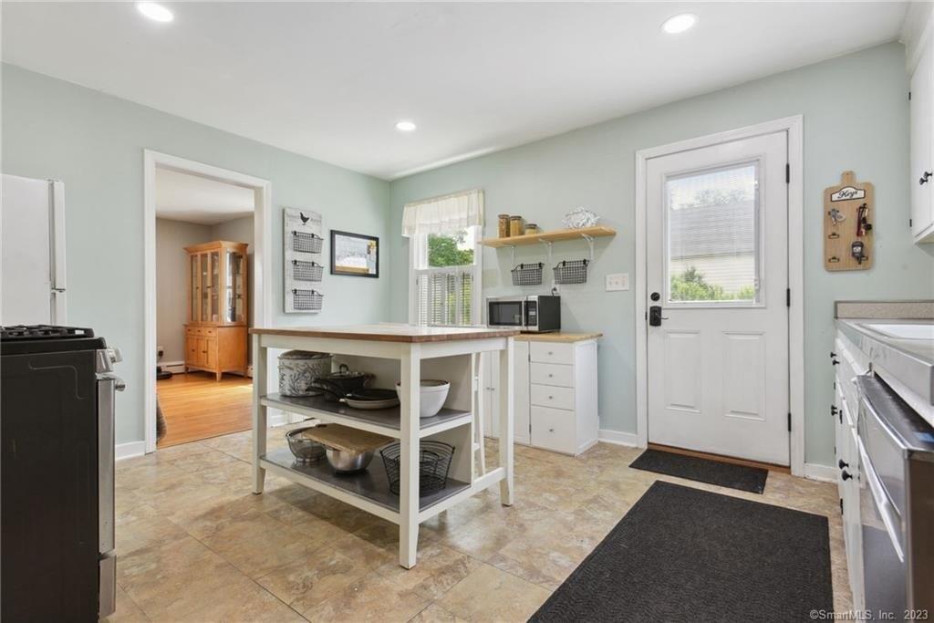 Pequot Ave, Mystic, CT 06355