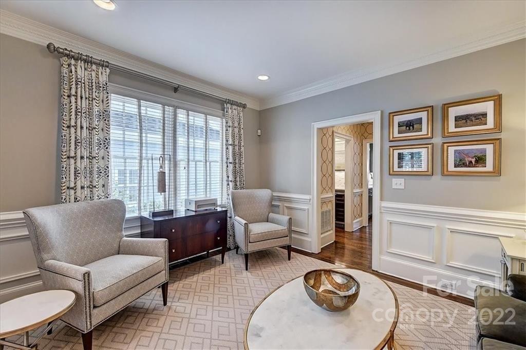 Middleton Dr, Charlotte, NC 28207
