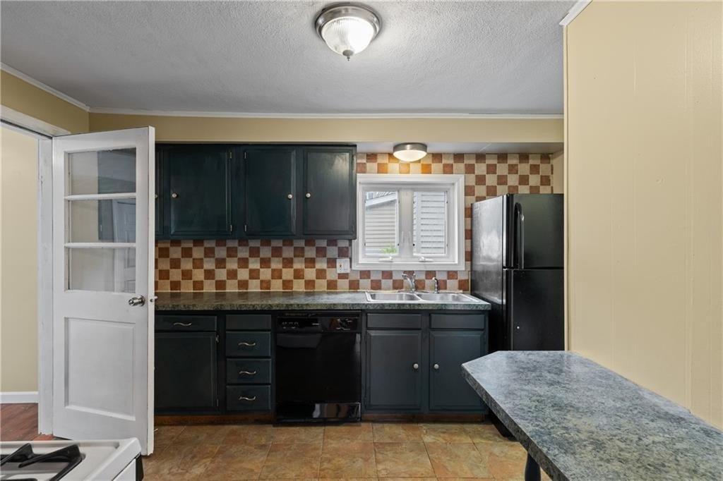 Bay View Ave, Cranston, RI 02905