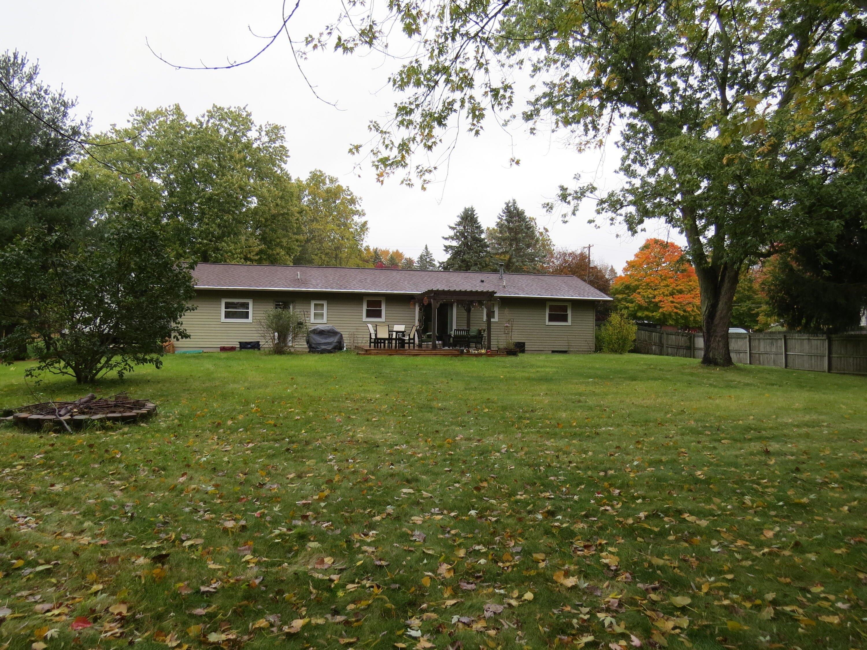 Windemere Dr Nw, Grand Rapids, MI 49534