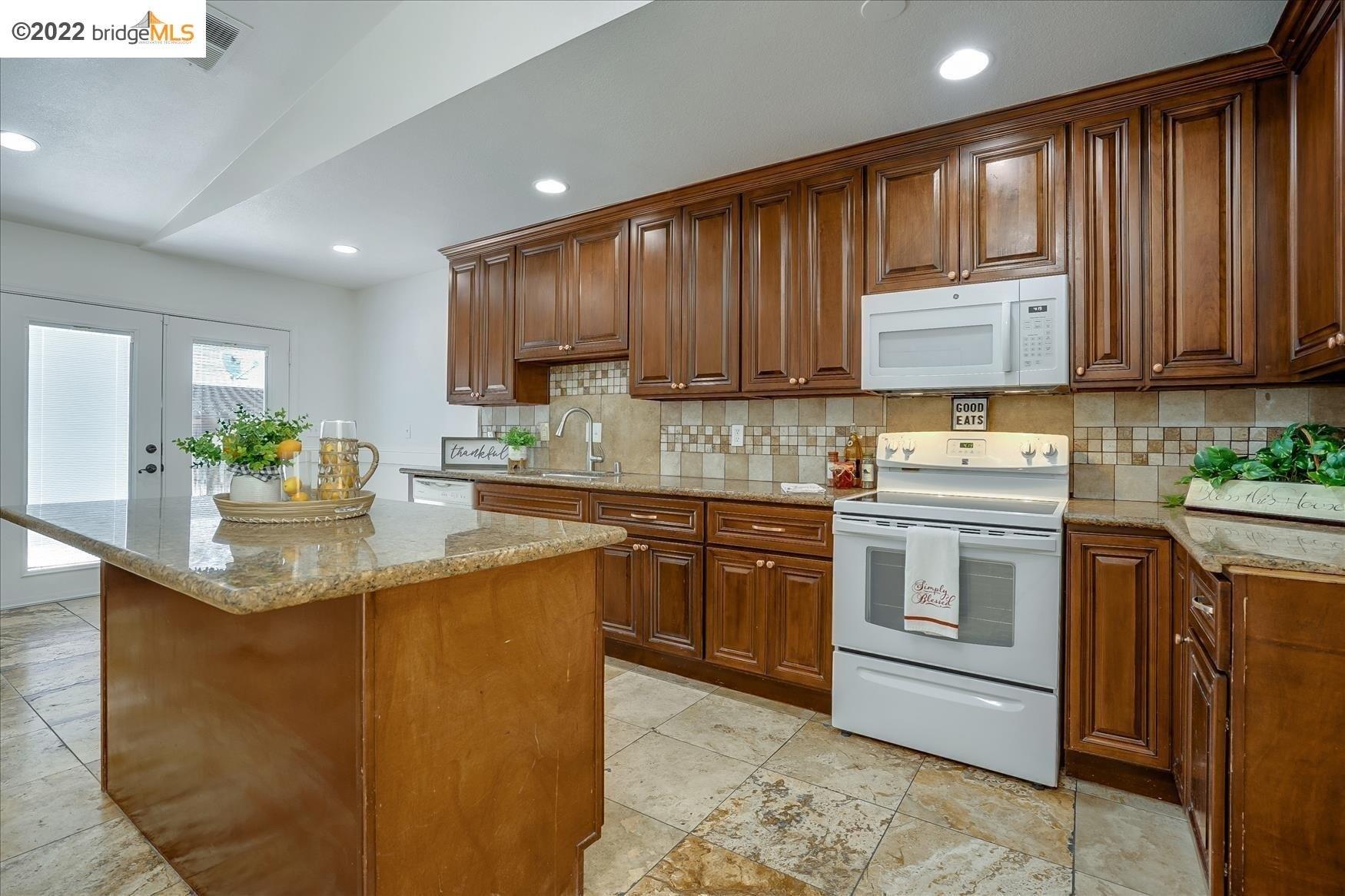 Teakwood Dr, Oakley, CA 94561
