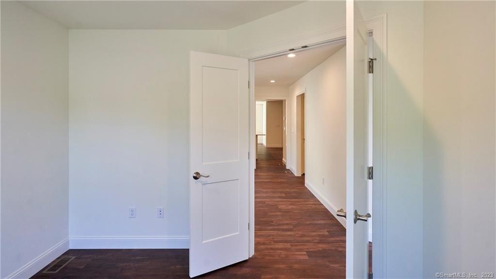 Jordan Ln, Colchester, CT 06415
