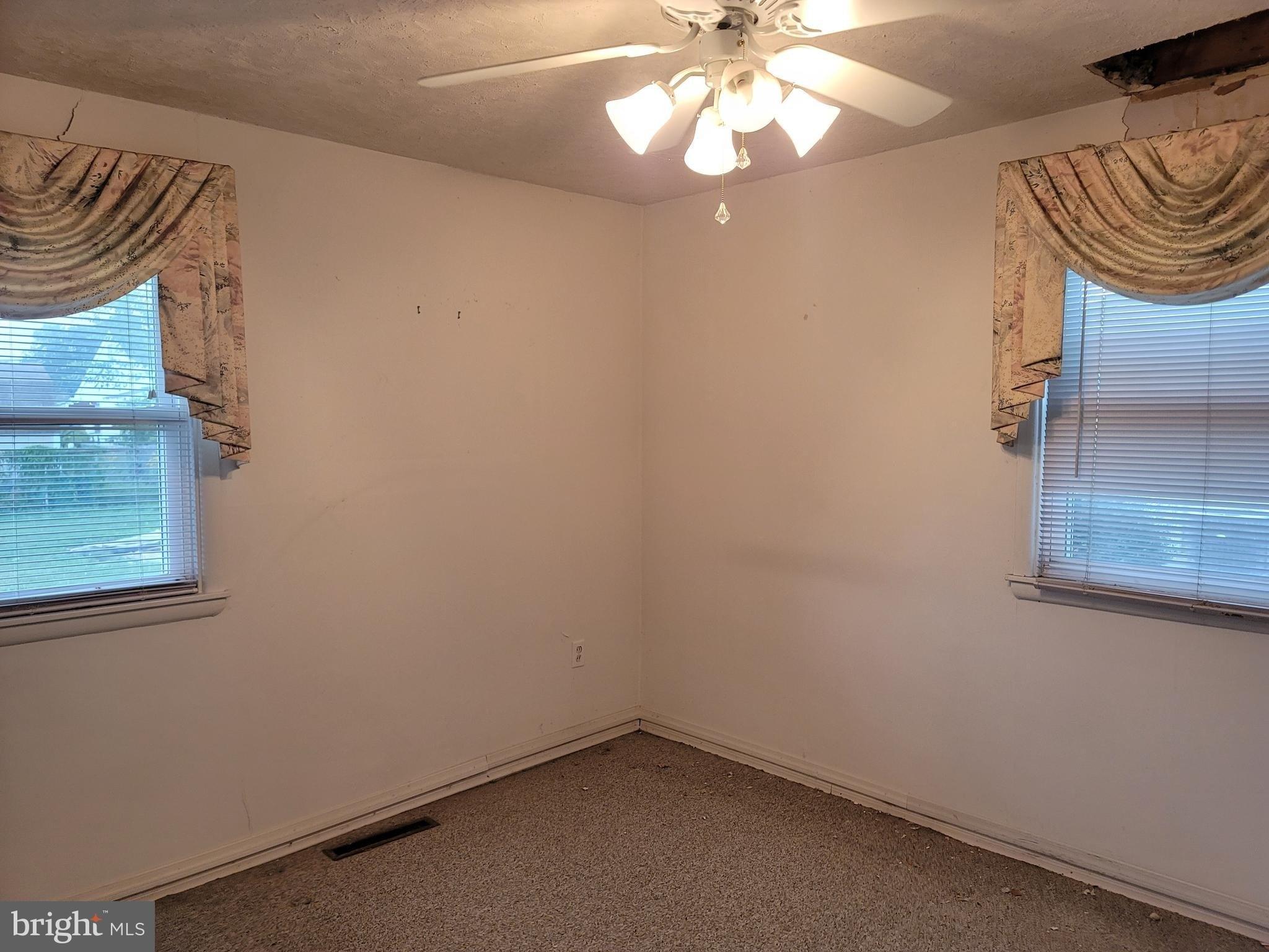 Flanders Rd, Bellmawr, NJ 08031