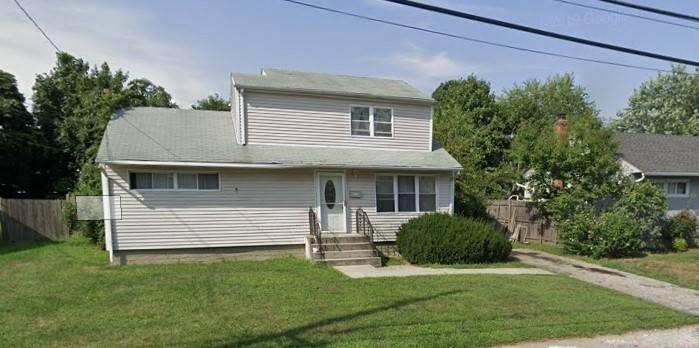 Benjoe Dr, Bay Shore, NY 11706