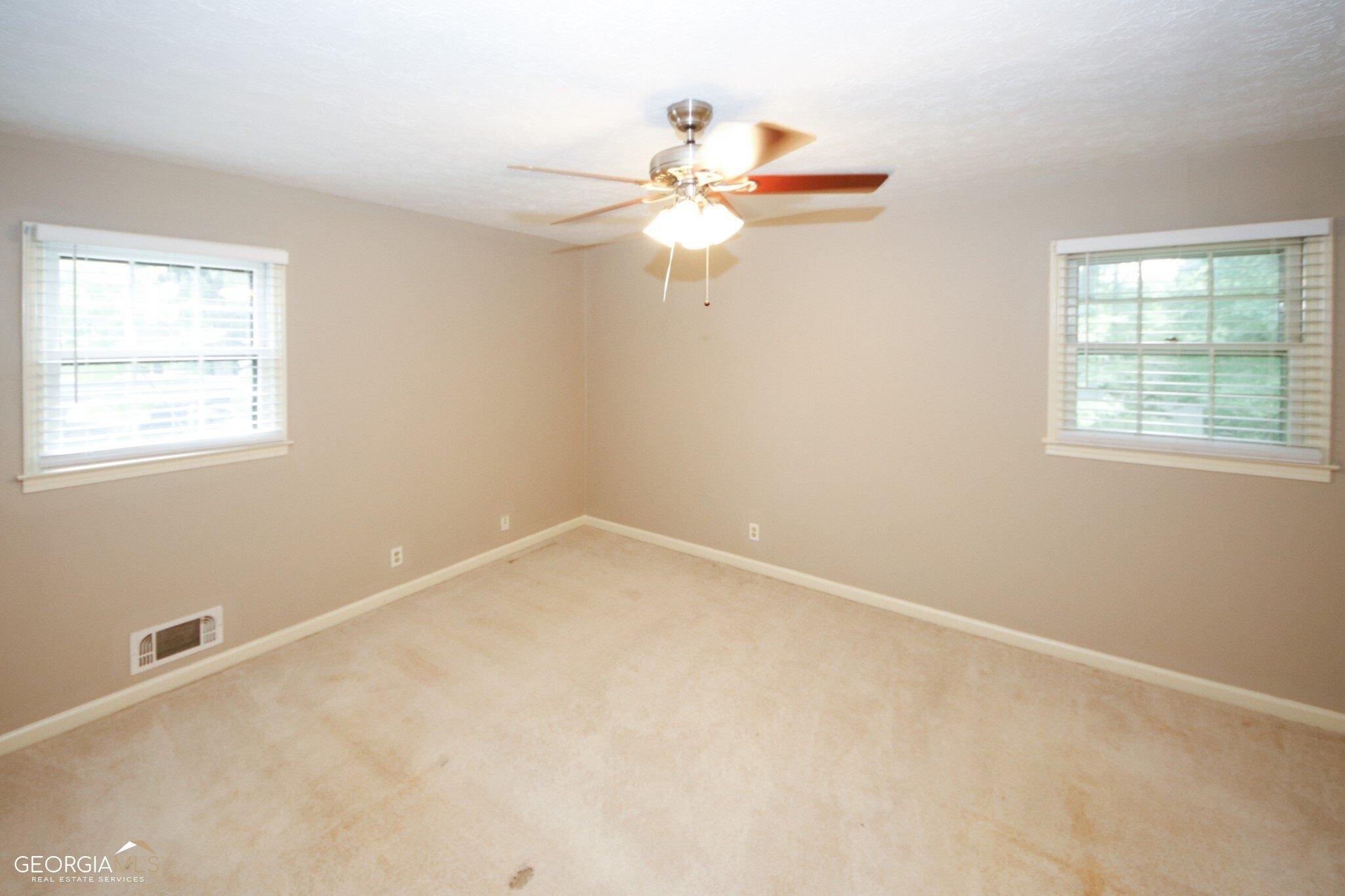 Timber Ln, Snellville, GA 30078