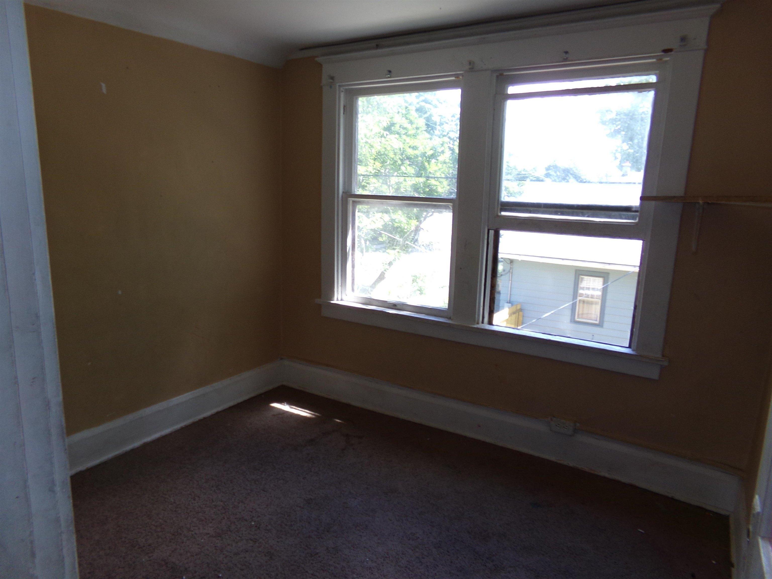 Brown Ave, Rockford, IL 61103