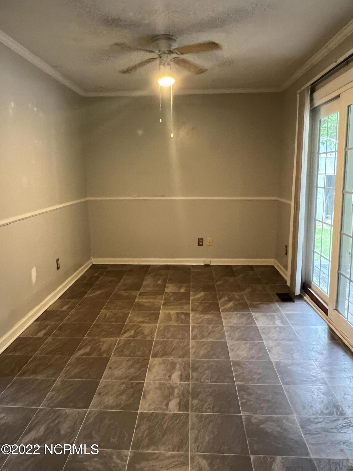 Poplar Rd, Havelock, NC 28532