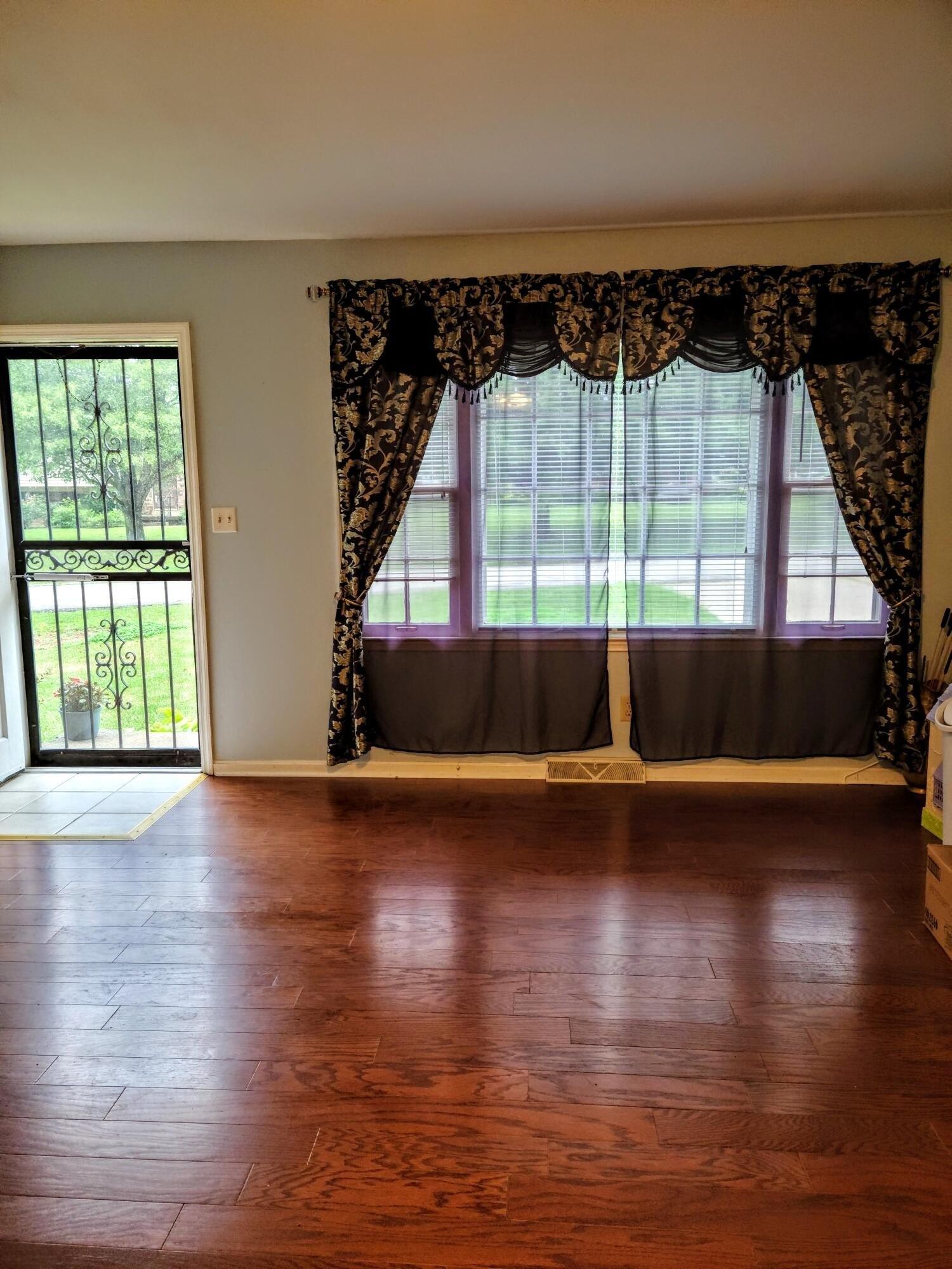 Hillcrest Dr, Winchester, KY 40391