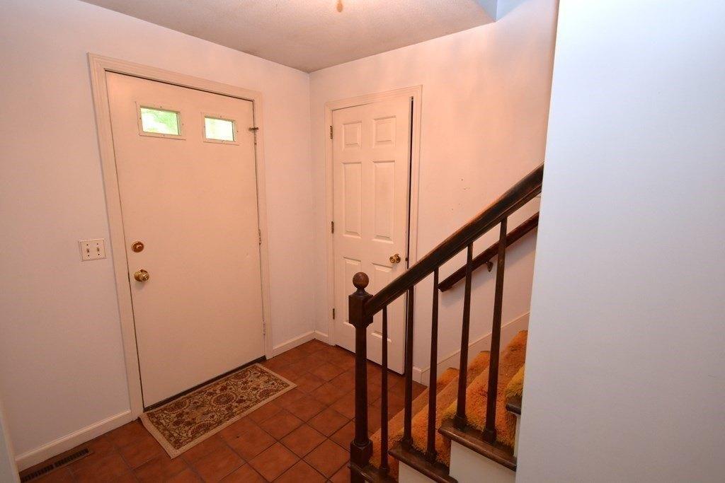 Aubinwood Rd, Amherst, MA 01002