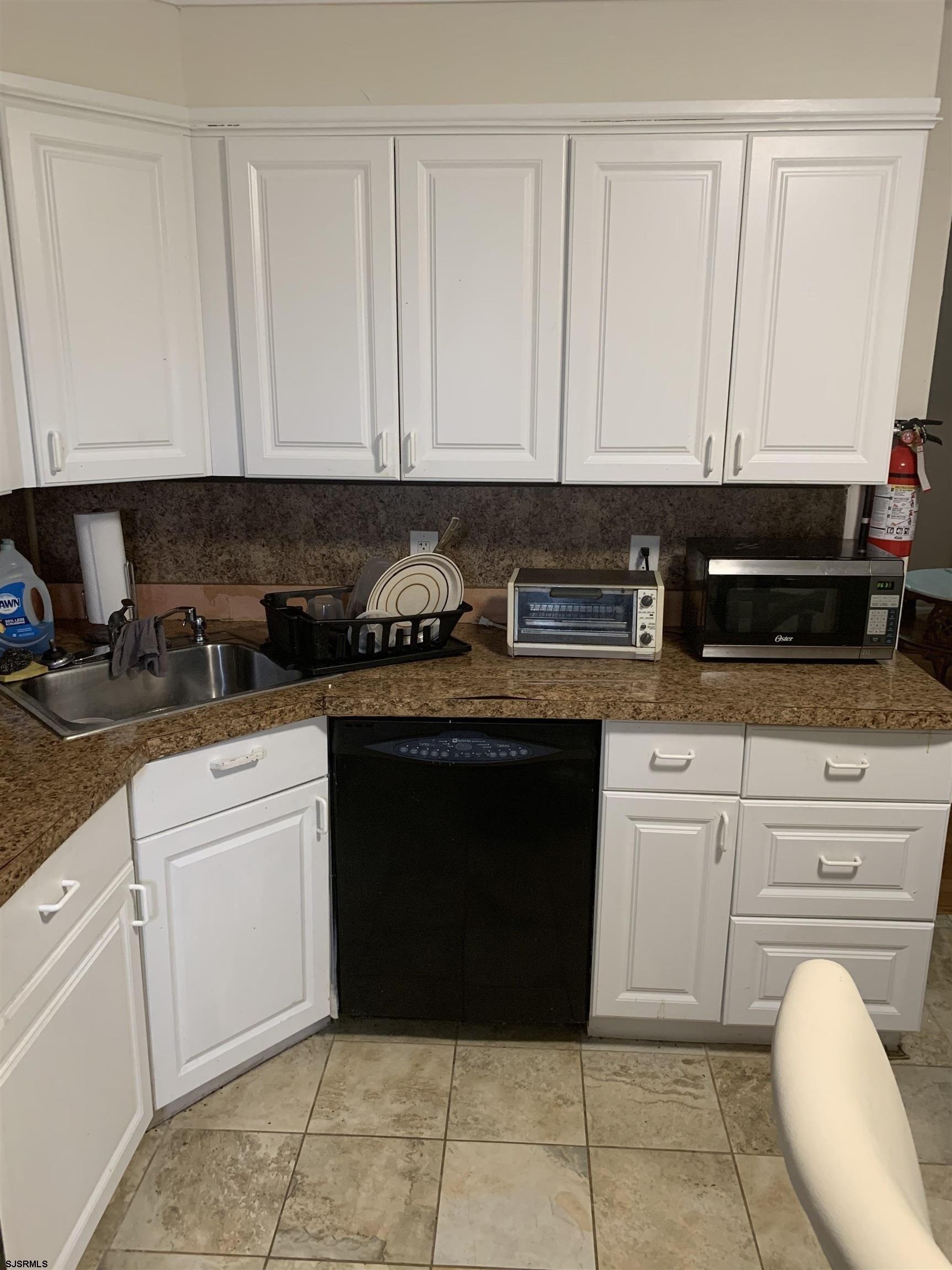 Hamilton Ave, Atlantic City, NJ 08401