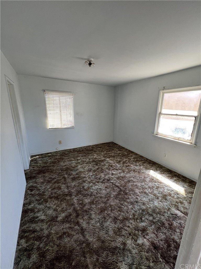 Pine St, Hesperia, CA 92345