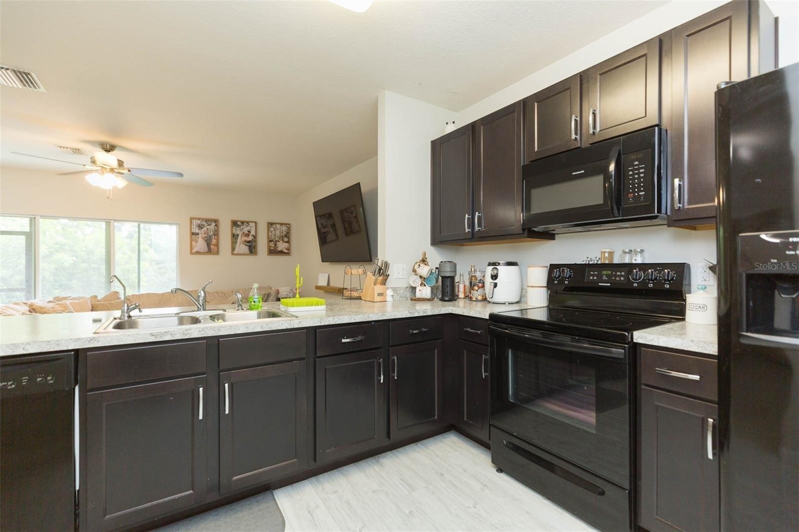 Hound Chase Dr, Gibsonton, FL 33534